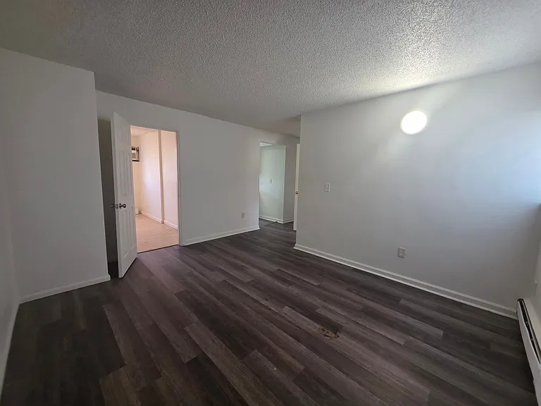 2210 S Dexter St — Photo 5