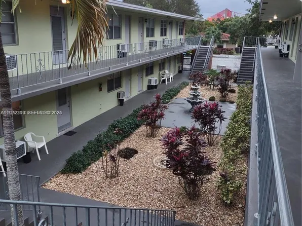 17 NE 2nd Ave APT 108, Dania, FL 33004