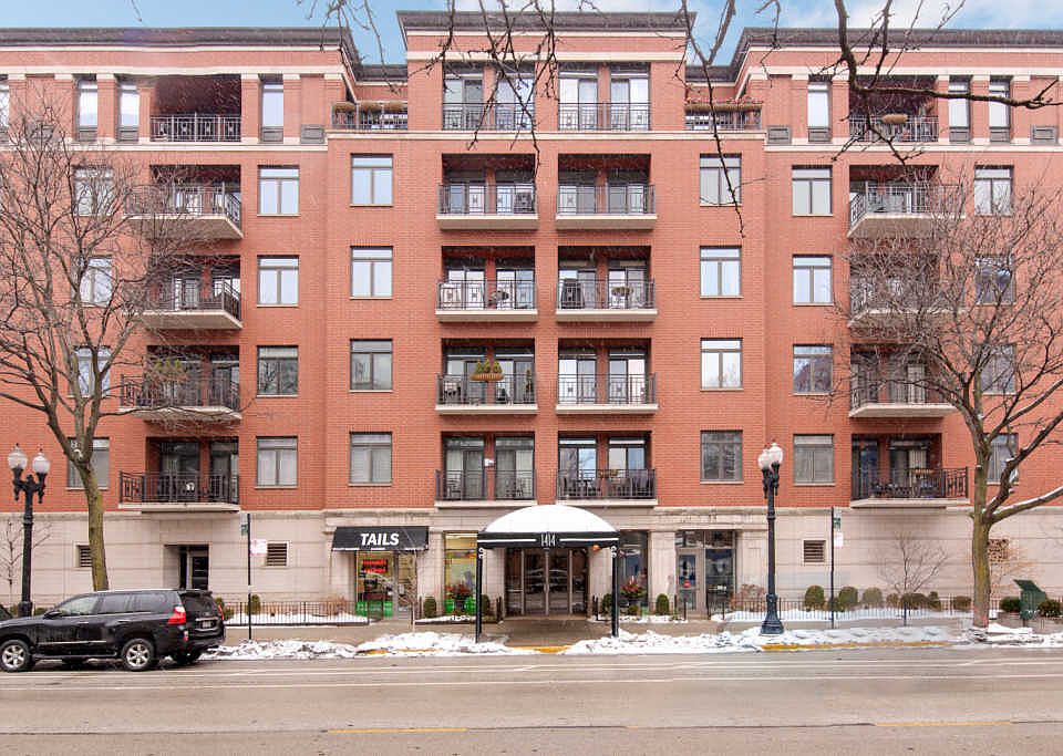 2nd image of 1414 N Wells St APT 212