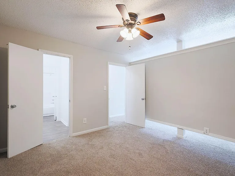 Hampton Hall | Comfort, Convenience, & Community All In One — Photo 174