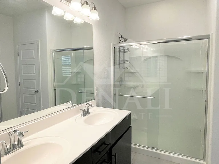 7954 W Medlock Dr — Photo 10