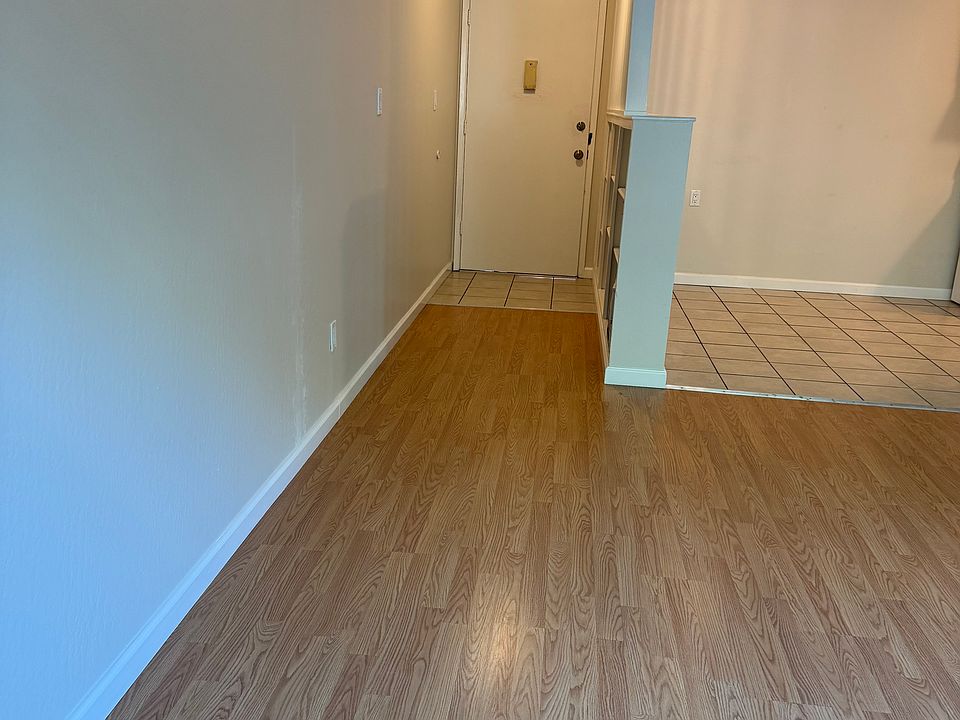 entrance (2br)