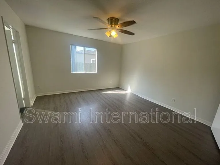 345 E Stepney St #4 — Photo 16