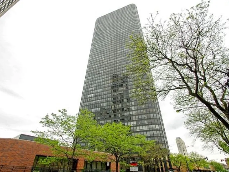5415 N Sheridan Rd #4908