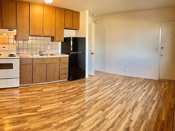 Living Room/Kitchen.