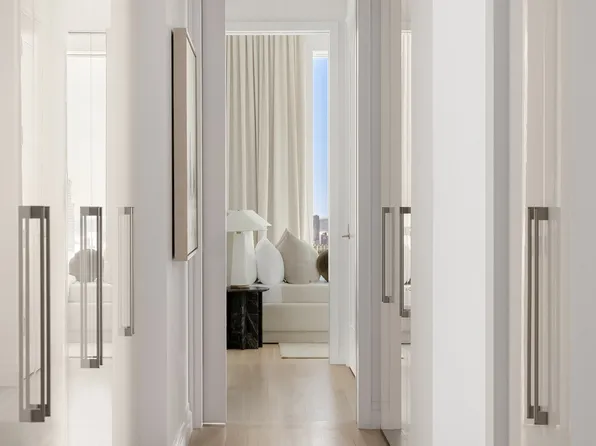 432 Park Avenue image 9 of 36