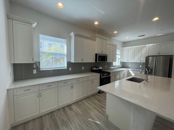 8086 Hobbes Way