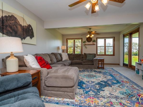 2480 Koa Rd, Grantville, KS 66429