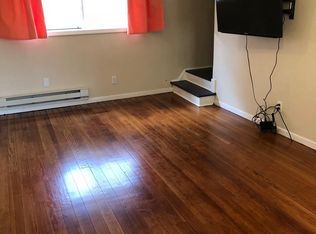 833 1/2 Missouri St, Lawrence, KS 66044