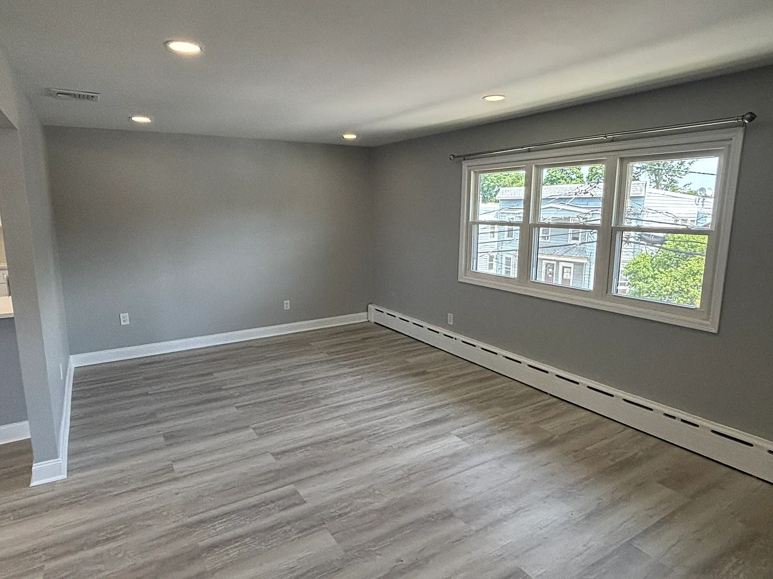 3 bed, 1600 sqft, $3,200 — Photo 4