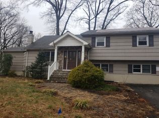 3 School St, Green Brook, NJ 08812