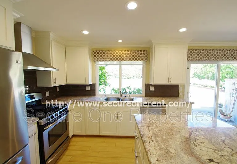 5827 Fairhaven Ave — Photo 12