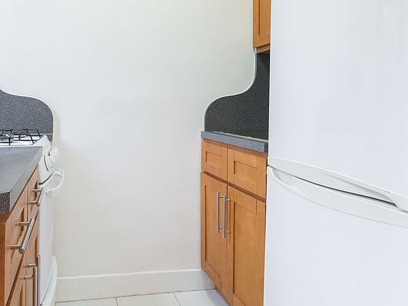 5th image of 400 E 50th St APT 6E