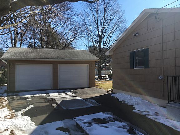 2 car detatched garage