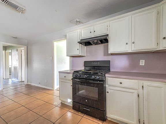 5th image of 7203 Gore Drive