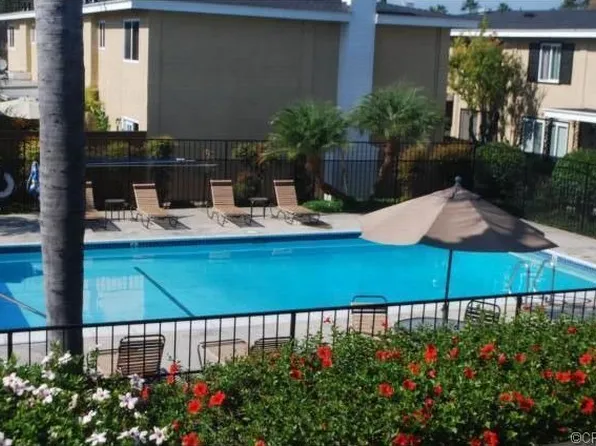 2400 Elden Ave APT 1, Costa Mesa, CA 92627