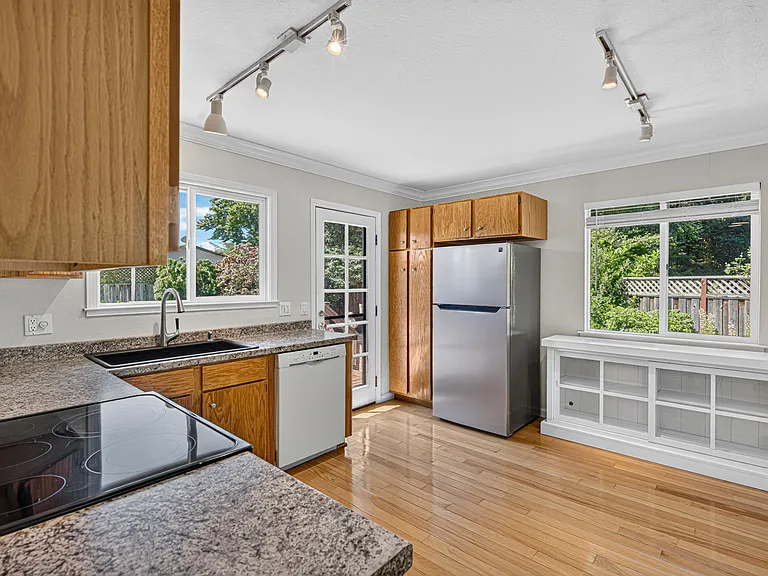 2020 Rivera Dr — Photo 12