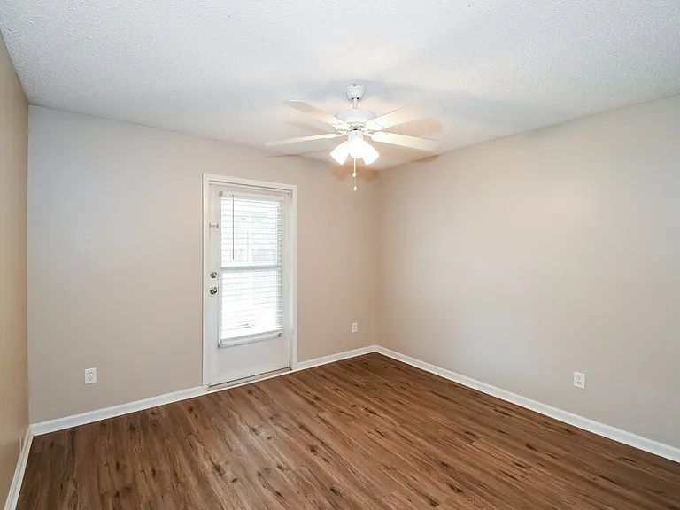 2041 Hunters Trace Cir — Photo 13