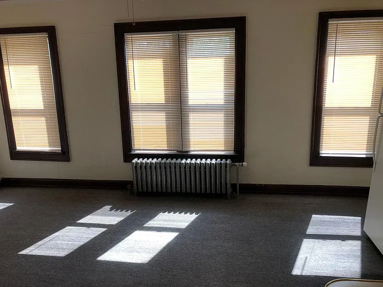 708 E Lyon St #13 — Photo 2