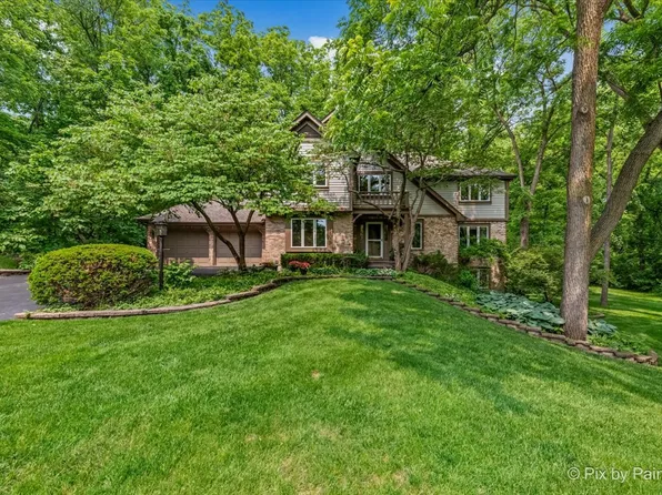 5N538 Hidden Springs Dr, Saint Charles, IL 60175