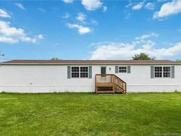 7 Jared Ct, Salisbury, NB E4J 2G8