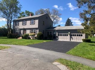 6 Grapevine Rd, Danvers, MA 01923
