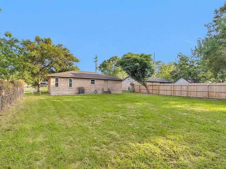 213 County Line Rd — Photo 21