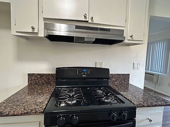 3rd image of 1521 E Canfield Ln APT 1