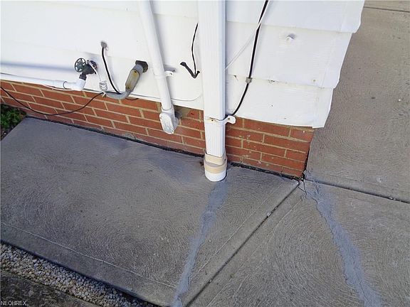 3rd image of 26409 Aaron Ave