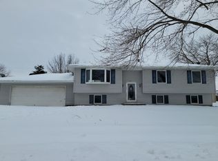 359 W Cedar Lane Dr, Walcott, IA 52773