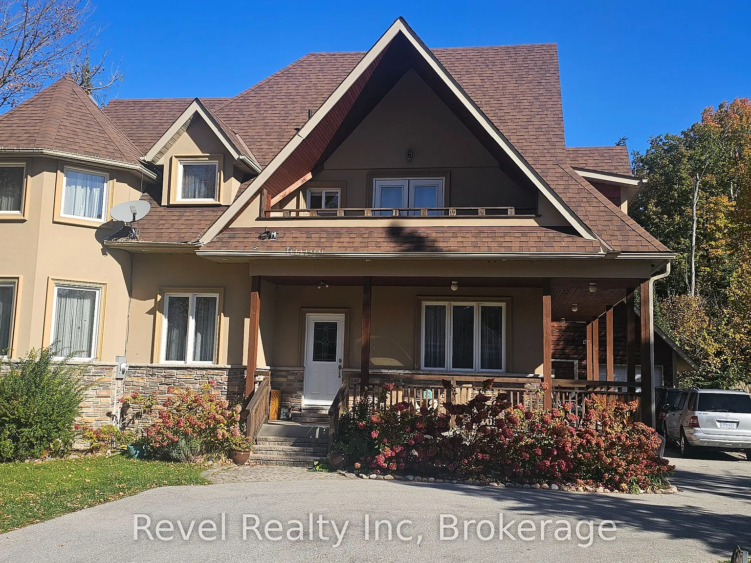 3 bed, $2,700 — Photo 1