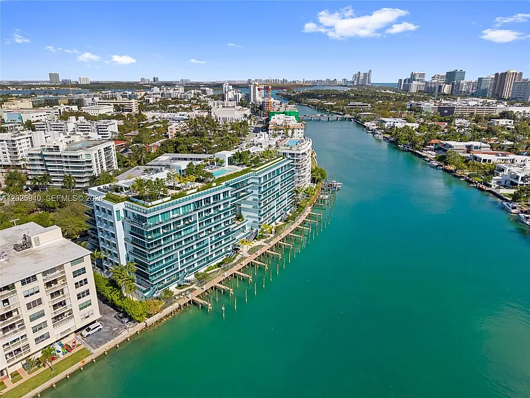9221 E Bay Harbor Dr #408 — Photo 48