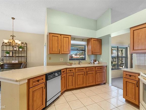 4th image of 2642 Wyman Cir