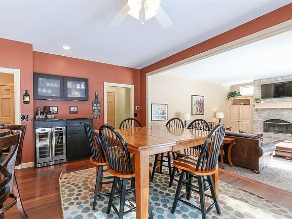 5th image of 4411 Woodhaven Ln