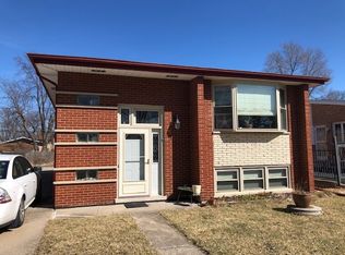 9405 S 82nd Ave, Oak Lawn, IL