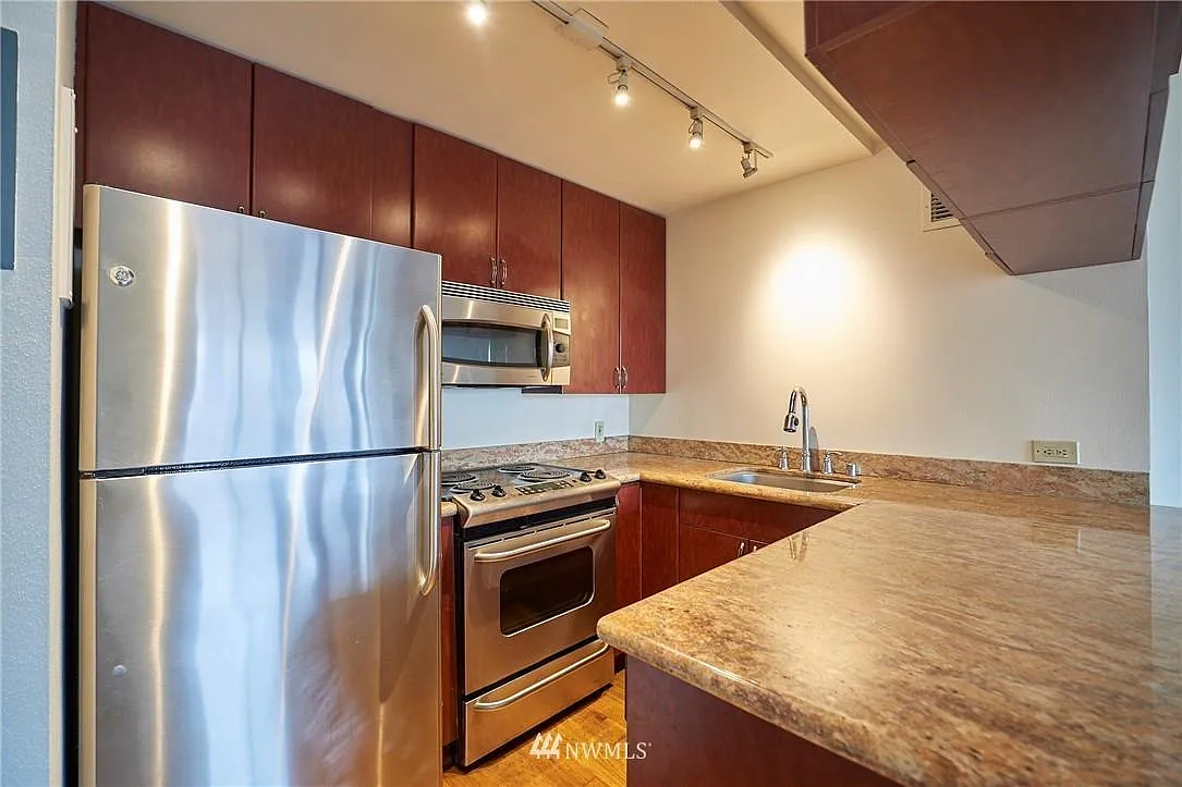 1 bed, 530 sqft, $1,900 — Photo 4