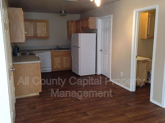 4th image of 1011 Advance St
