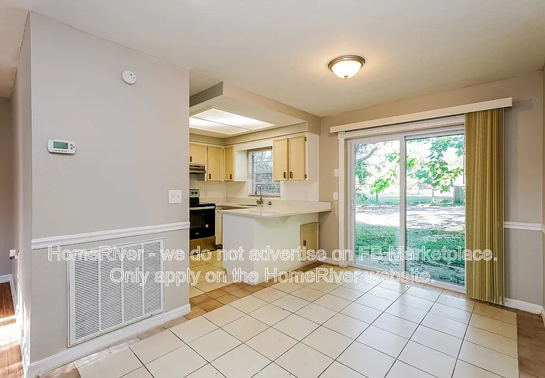 9135 Maynard Ave — Photo 5