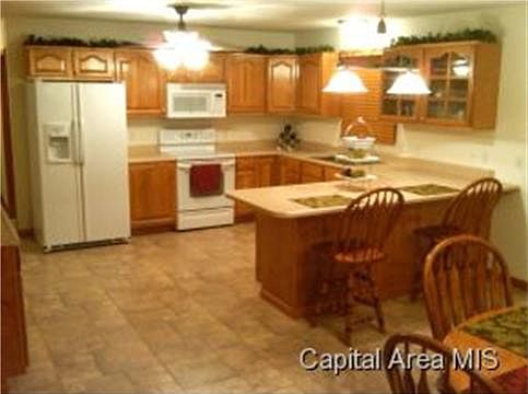 4th image of 1121 Woodhaven Ct
