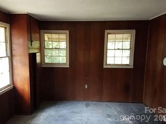 4th image of 4721 Linden St