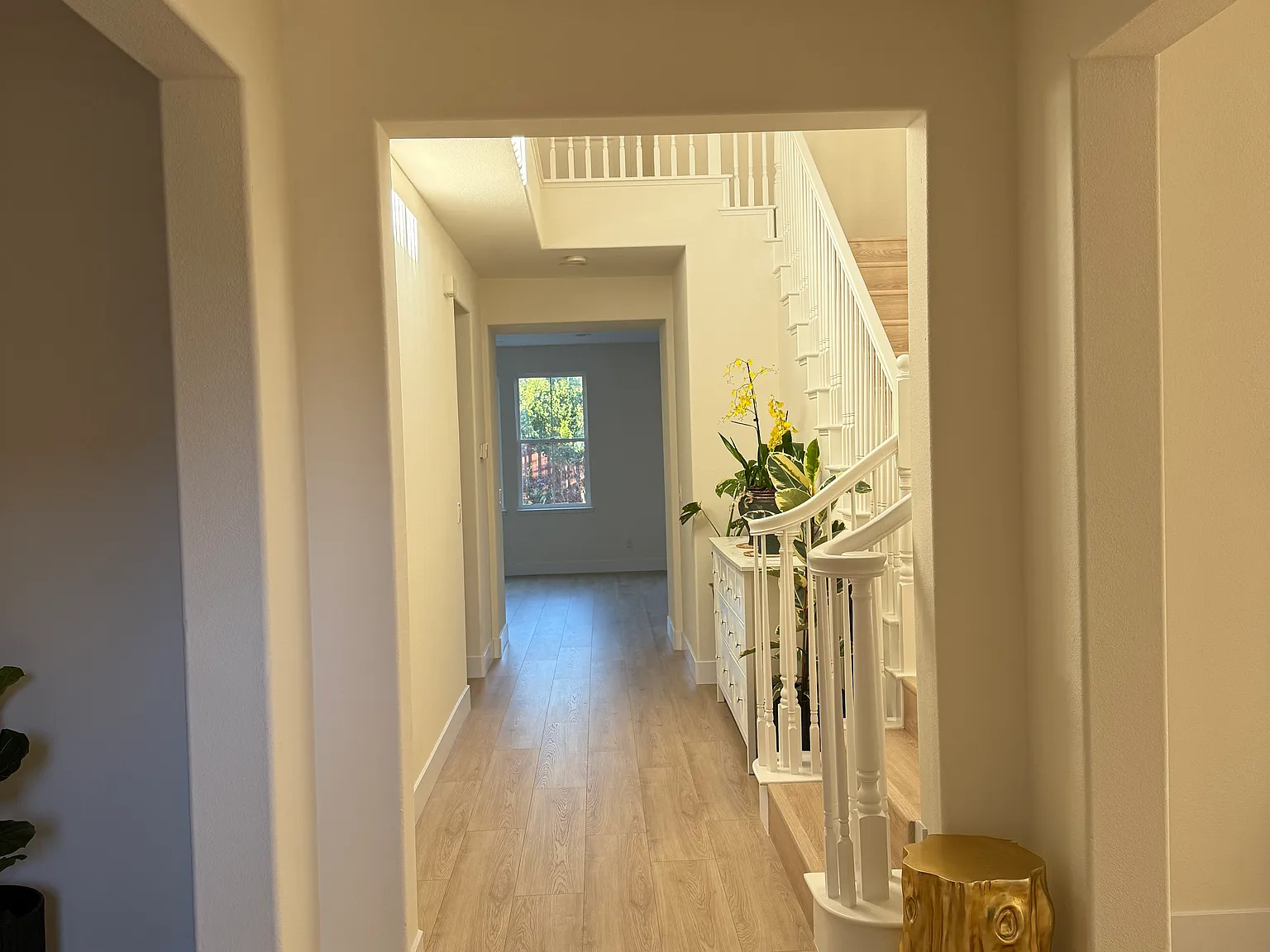 5 bed, 3497 sqft, $4,460 — Photo 2
