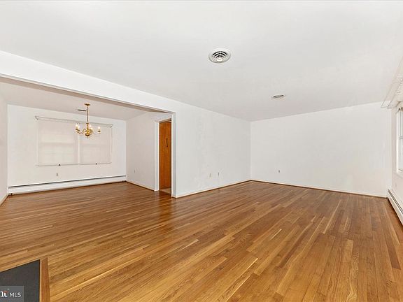 4th image of 9811 Watkins Rd