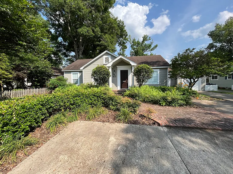 1306 Spencer Ave — Photo 2