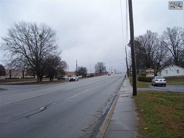 2nd image of 793 Wilson Rd