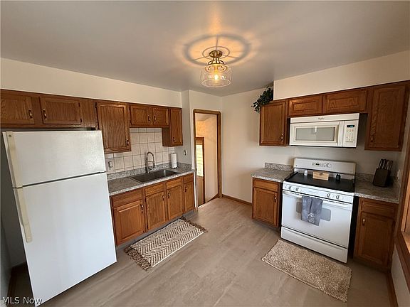 4th image of 17201 Martha Rd