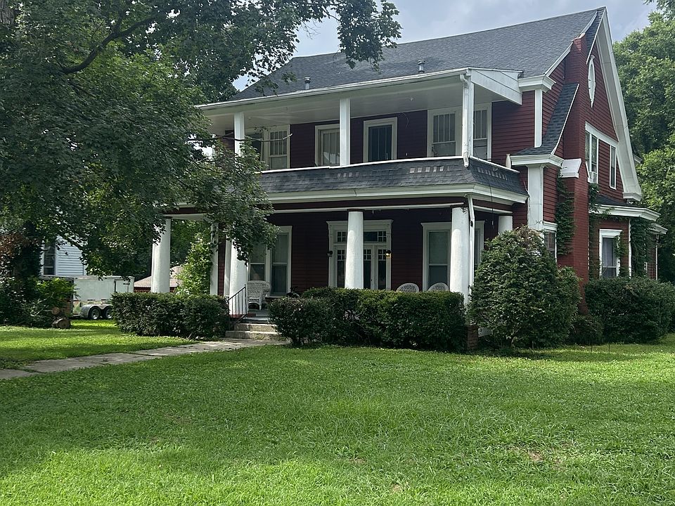 1st image of 136 Alumni Ave #C
