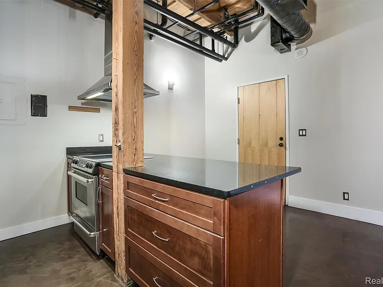 6533 E Jefferson Ave #413W — Photo 8