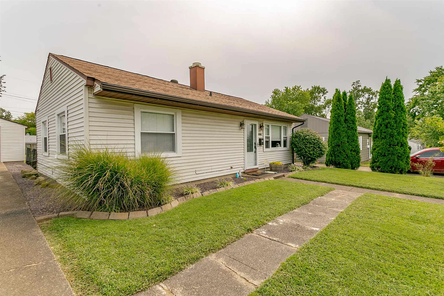4905 Sherbrooke Rd photo 1