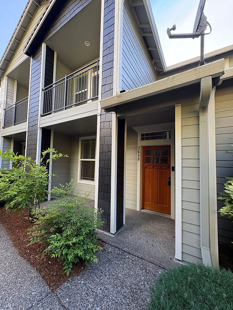 Charming 2BR Condo in West Linn — Photo 1