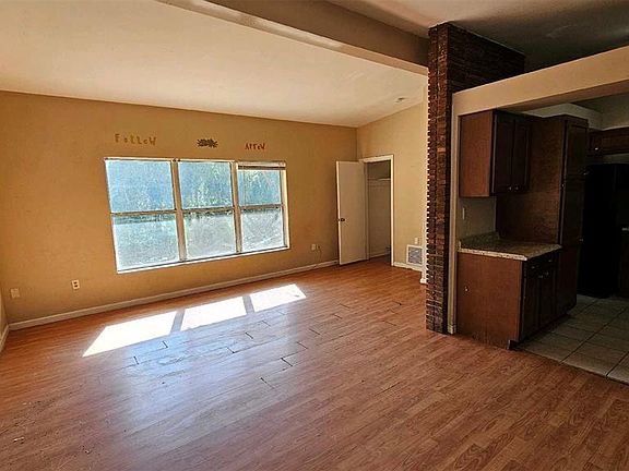 3rd image of 1017 Cypress St